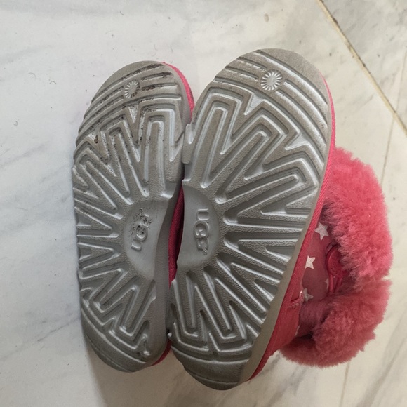 💢SOLD💢Used Pink Star Uggs - Picture 3 of 3